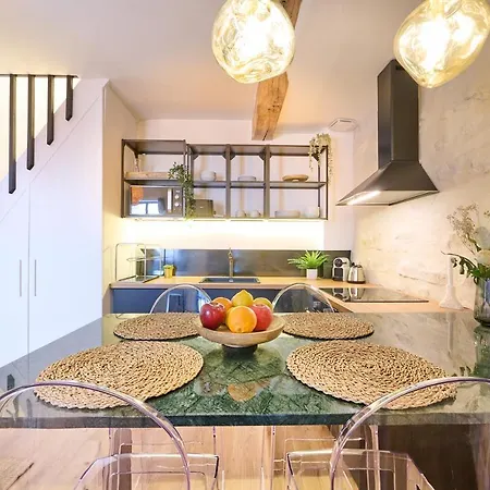 Duplex Standing 7min➤fontainebleau-insead⎮45min➤paris アパート *